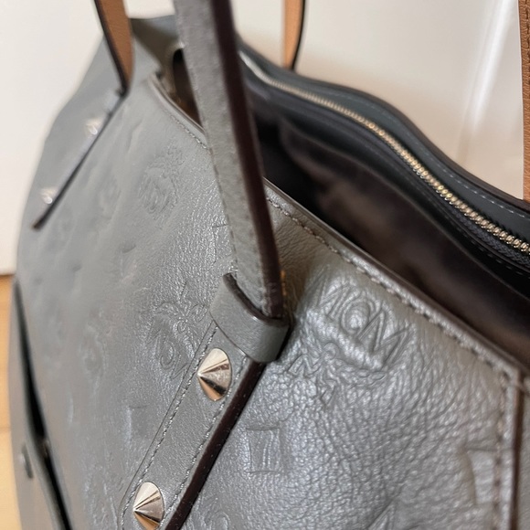 MCM Klara Monogram Tote Bag - Picture 5 of 5